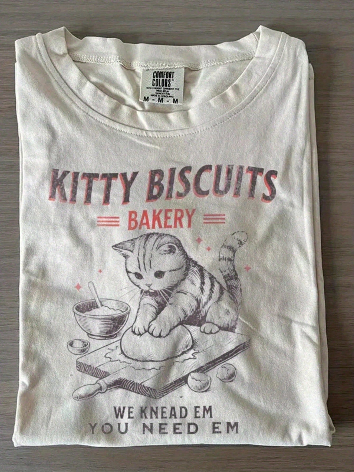 Whimsical Unisex Kitty Biscuits Bakery Graphic T-Shirt, Retro Kitten Baking Print Casual Summer Crew Neck Short Sleeve Top Baking Lover 100% Cotton